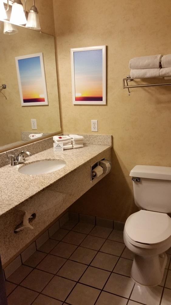 Days Inn & Suites By Wyndham Vancouver Eksteriør billede
